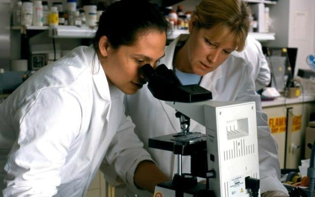 Scientists Pledge to Cure HIV by 2020