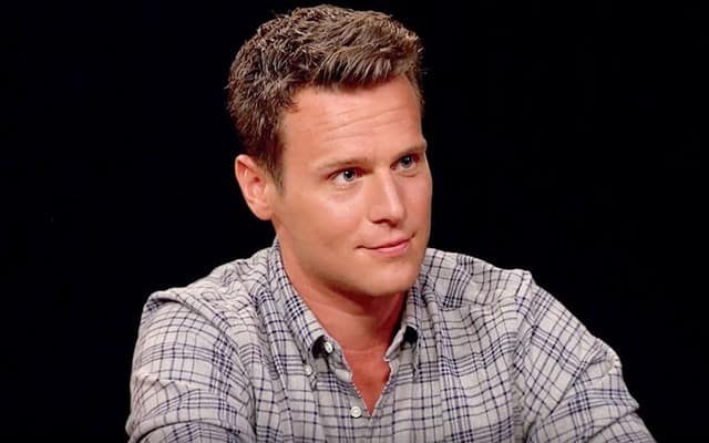 Jonathan Groff Talks About Looking’s ‘Intense’ Love Scenes