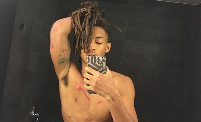 Jaden Smith Smolders in Smokin’ Mirror Selfie