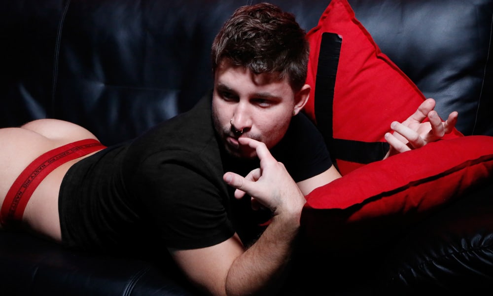 10 Things You Always Wanted to Ask an HIV-Positive Guy
