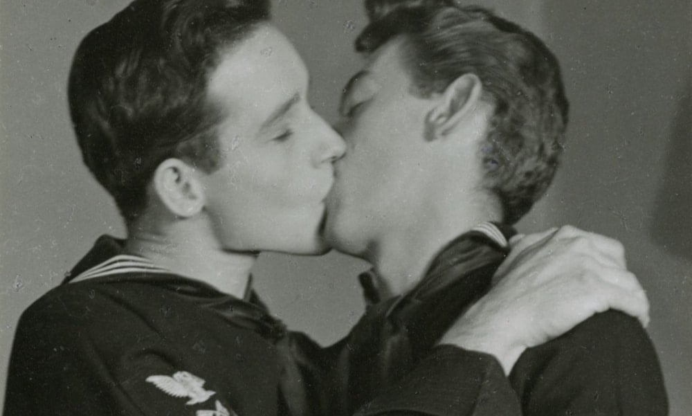 37 Vintage Photos of Queer Men in Love