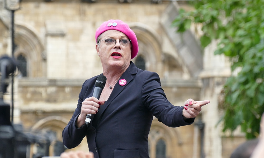 Eddie Izzard Under Fire for Using Women’s Restroom