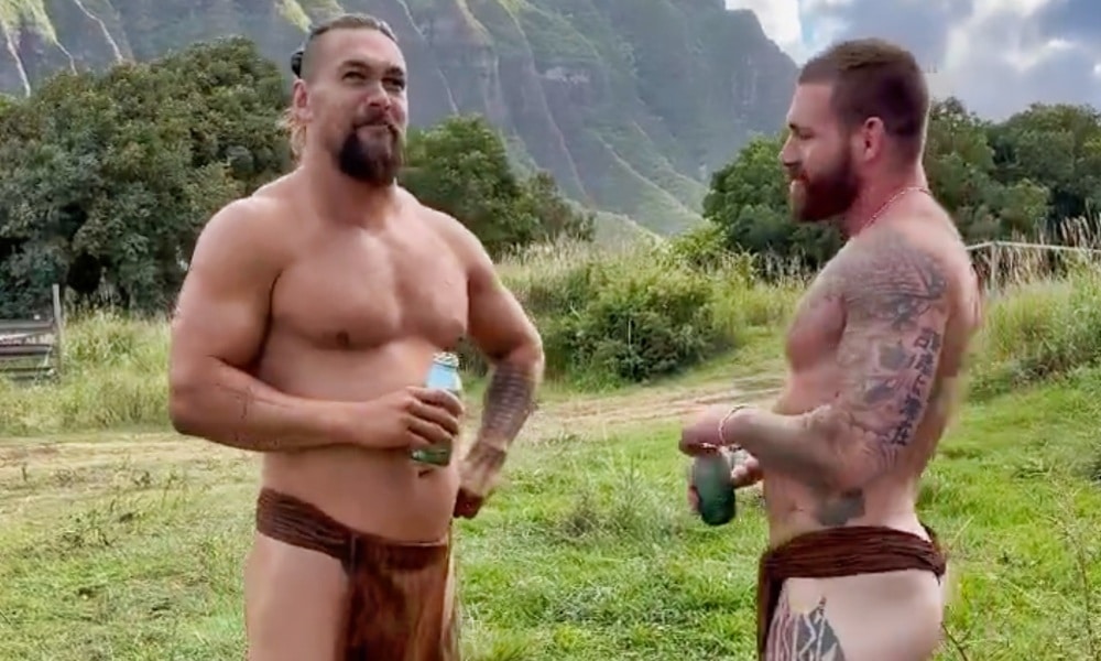 Jason Momoa Bares His Bum Again in Hawaiian Malo