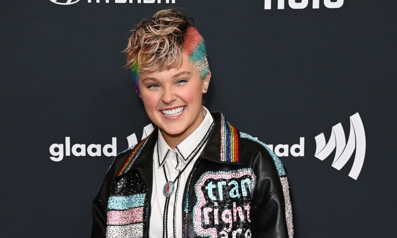 36th Annual GLAAD Media Awards - Red Carpet JoJo Siwa attends the 36th Annual GLAAD Media Awards at The Beverly Hilton on March 27, 2025 in Beverly Hills, California.