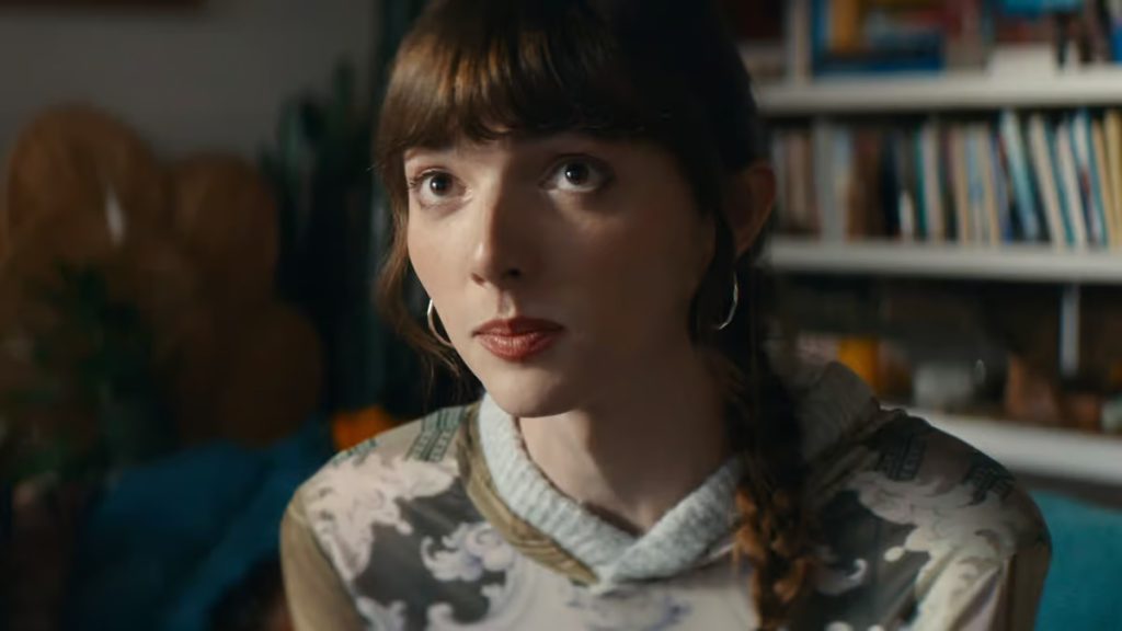 Mary Malone in the Netflix series 'Missing You.'