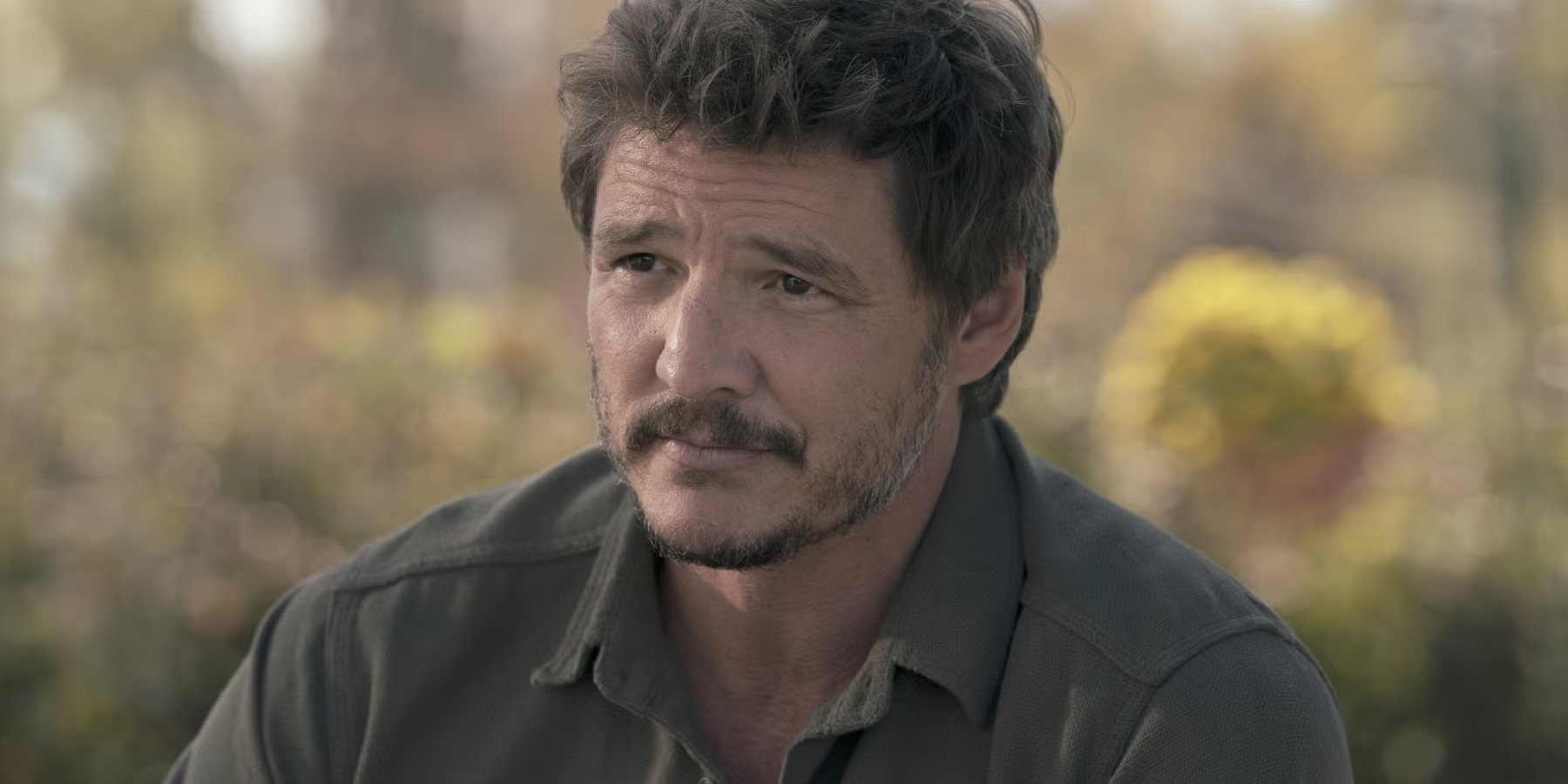 The premiere of The Last of Us season 2 took place in Los Angeles last night, and Pedro Pascal made a bold statement on the red carpet with his eye-catching fashion choices.