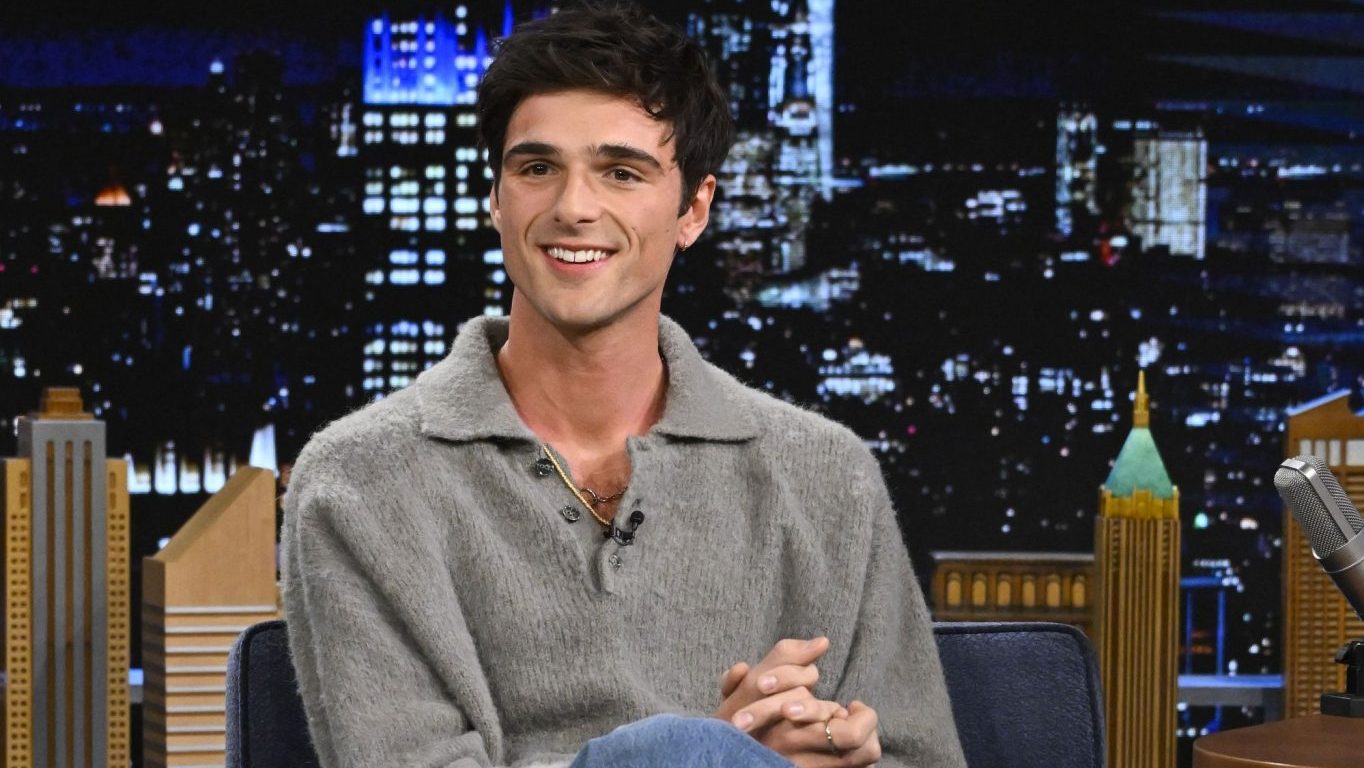 Jacob Elordi stars in 'On Swift Horses,' a 1950s-set romantic drama filled with passion, secrets, and a dangerous love triangle, now in U.S. theaters with new behind-the-scenes photos revealed.