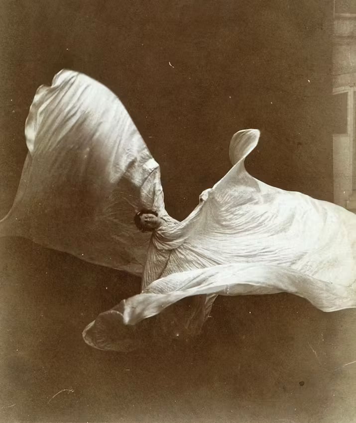 Loie Fuller photographed by Isaiah West Taber, 1897