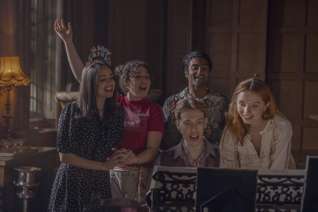 My Oxford Year. (L to R) Sofia Carson as Anna, Esmé Kingdom as Maggie, Harry Trevaldwyn as Charlie, Nikhil Parmar as Tom and Poppy Gilbert as Cecelia in My Oxford Year. Cr. Chris Baker/Netflix © 2024.