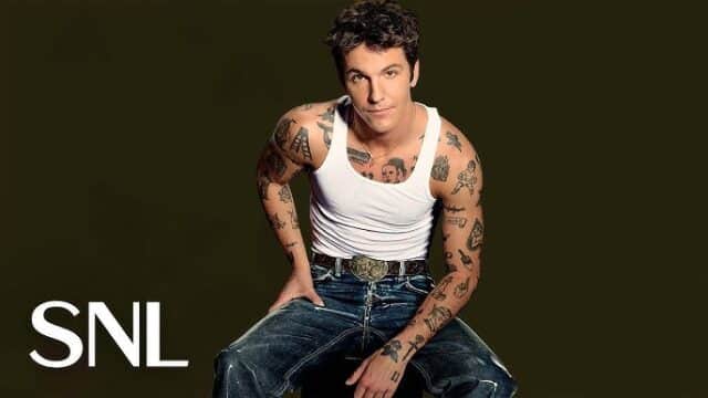 Role Model’s SNL promo photos dropped and the internet is melting — he looked jaw-dropping and fans are obsessed.