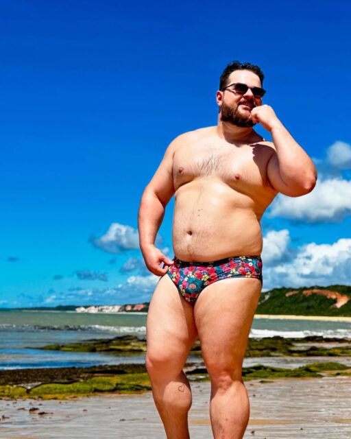 Arthur Mayolo Shirtless