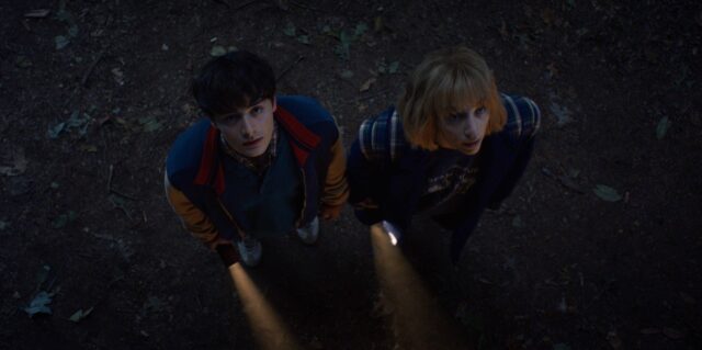STRANGER THINGS: SEASON 5. (L to R) Noah Schnapp as Will Byers and Maya Hawke as Robin Buckley in STRANGER THINGS: SEASON 5. Cr. Courtesy of Netflix © 2025