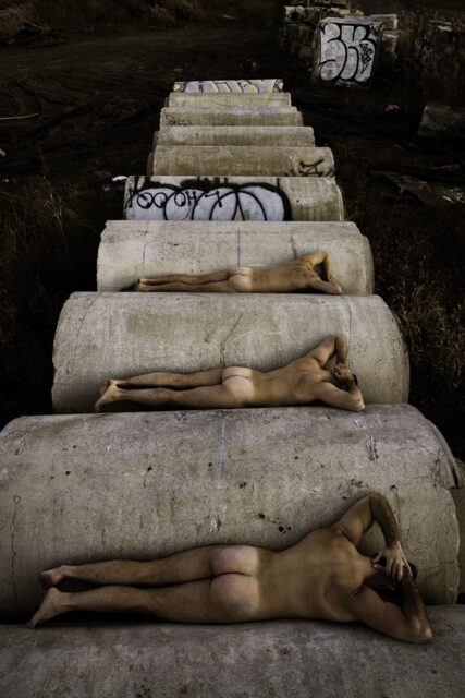 Photos of exposed men in ruins by Ahmad Naser