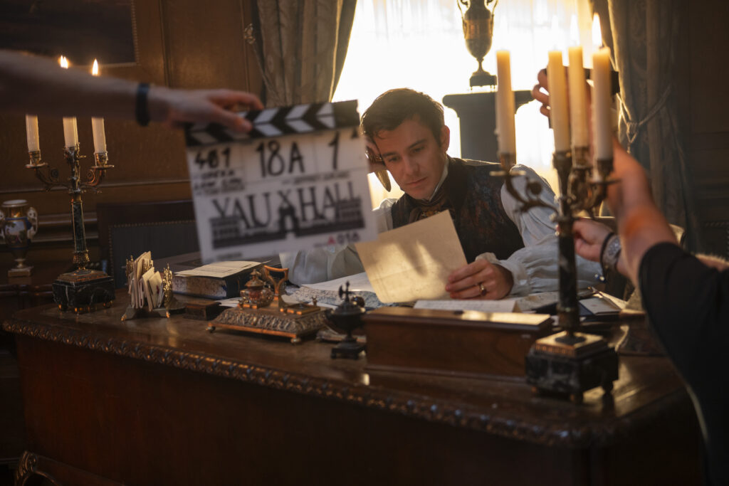 Bridgerton. Luke Thompson as Benedict Bridgerton in episode 401 of Bridgerton. Cr. Liam Daniel/Netflix © 2025