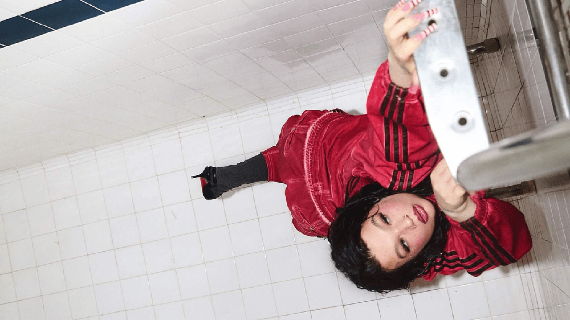 Lola Young Makes Emotional Return to Music With New Single ‘From Down Here’ Lola Young Makes Emotional Return to Music With New Single ‘From Down Here’