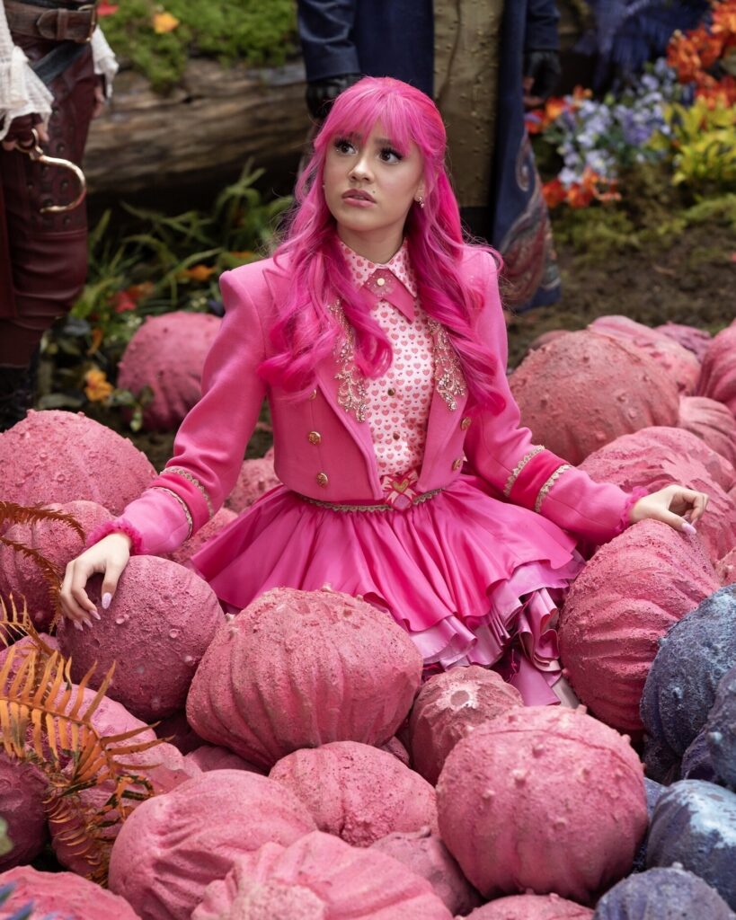 DESCENDANTS: WICKED WONDERLAND - (Disney/David Astorga) LIAMANI SEGURA
