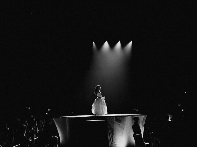 Olivia Dean’s Art of Loving Tour transformed Crypto.com Arena into an intimate celebration of love, music and connection.